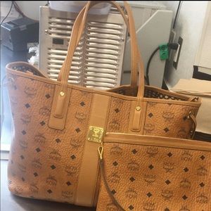 Mcm reversible Liz medium tote